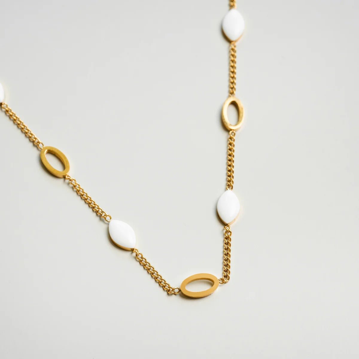 Necklace Pendant Oval Angellica 18K Gold Plated